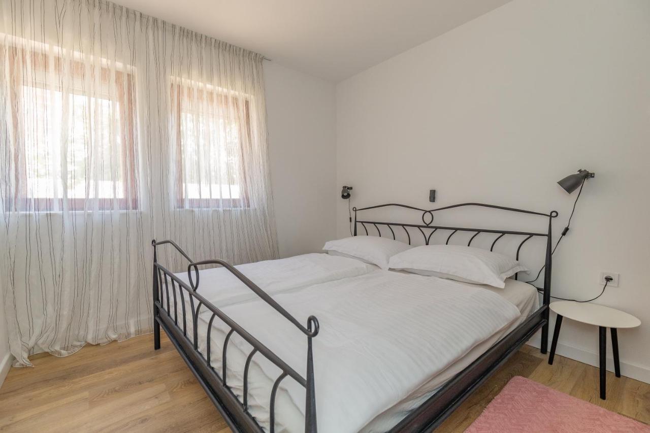 Villa Family And Friends Private Heated Pool With Jacuzzi Zadar Bagian luar foto